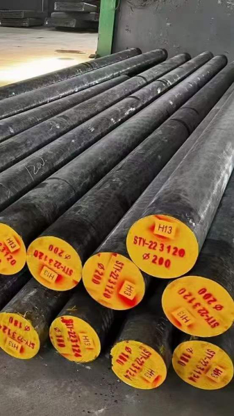 供應1Cr13不銹鋼棒材 機械加工性能好 180mm等規格圓鋼